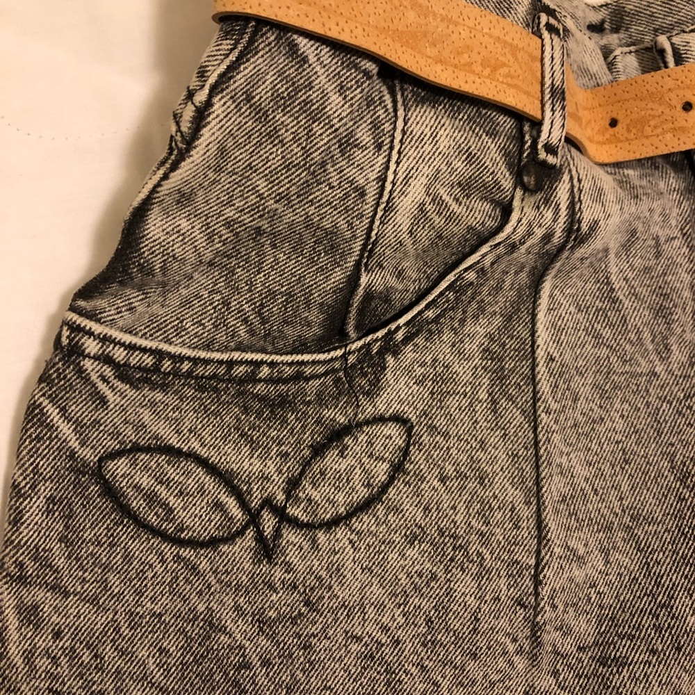 Vintage Lee High Waisted Mom Jeans - Picture 3 of 6